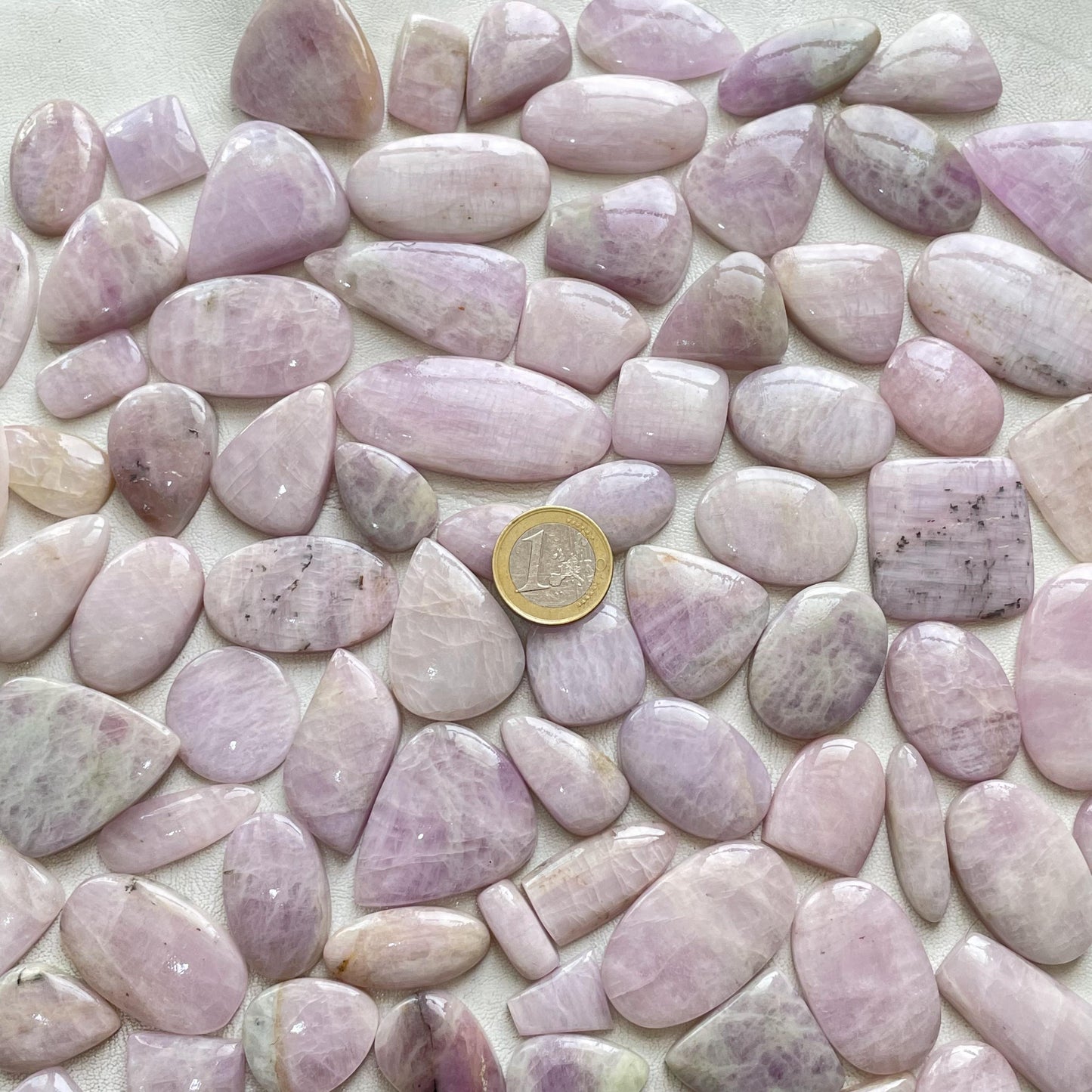 Natural Kunzite cabochon (Natural)