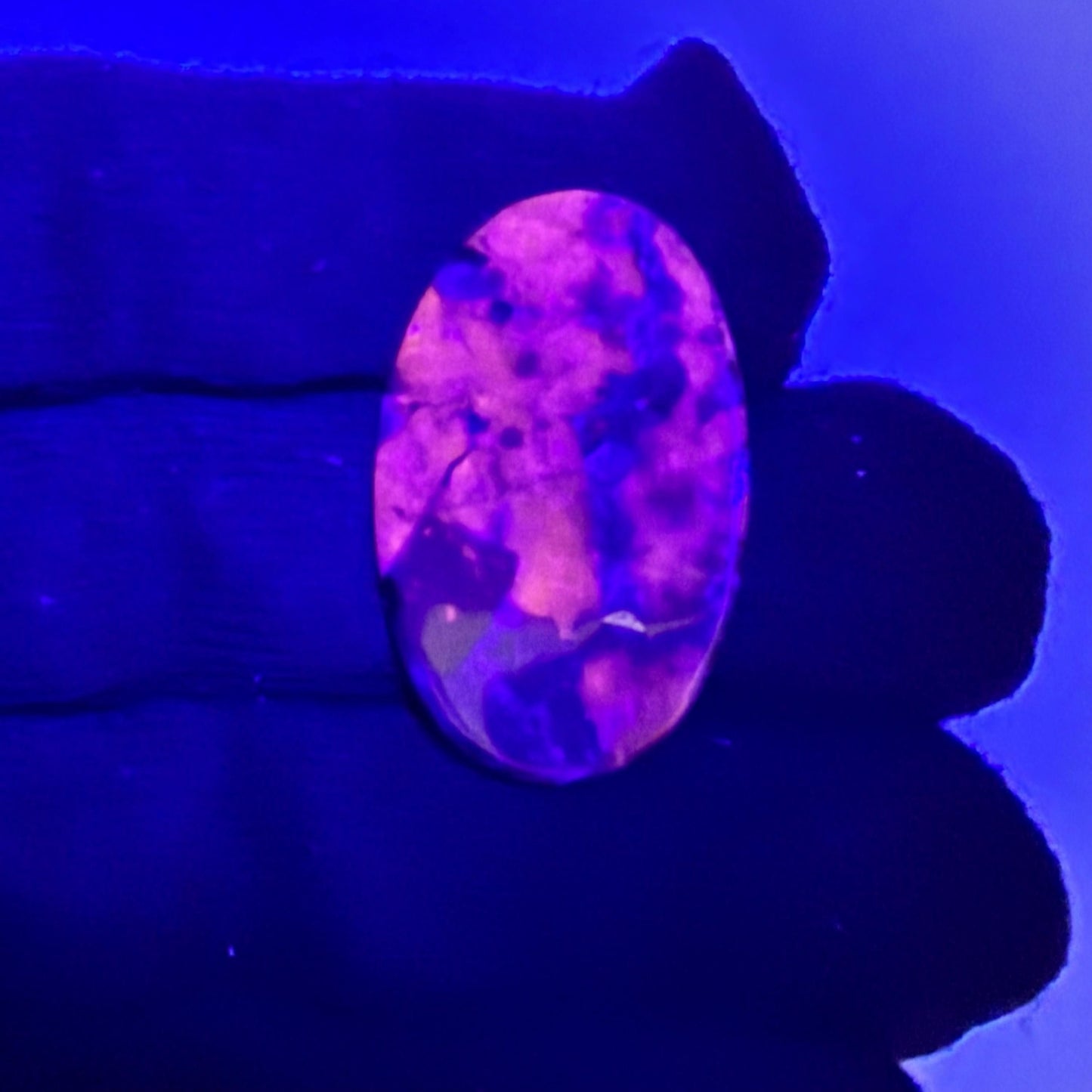 Natural UV Reactive Yooperlite Oval Cabochon, 33.5x21.5x3.5mm, 24cts, Loose Gemstone for Jewelry Making