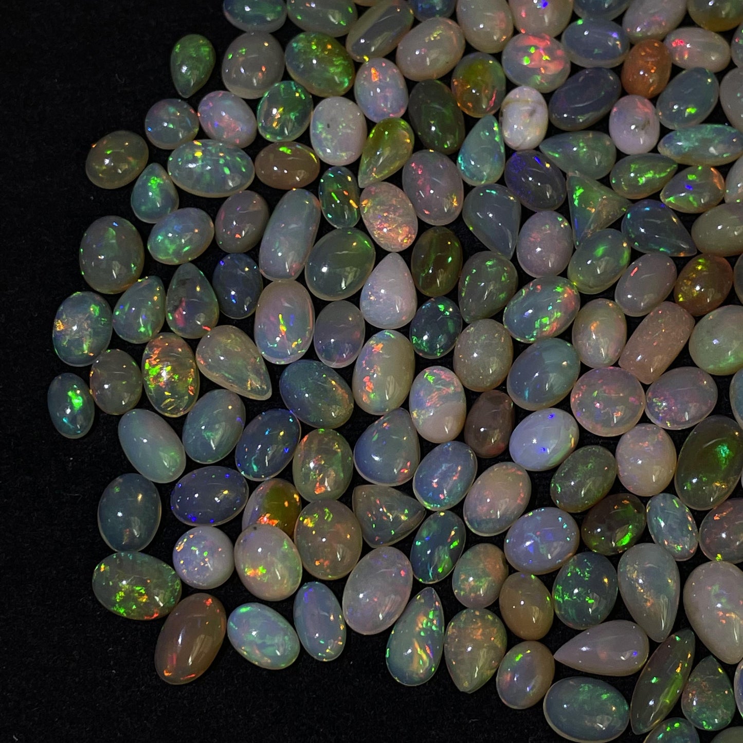 Exquisite Natural Ethiopian Opal Cabochon: Sparkling Beauty in 1.2 cts