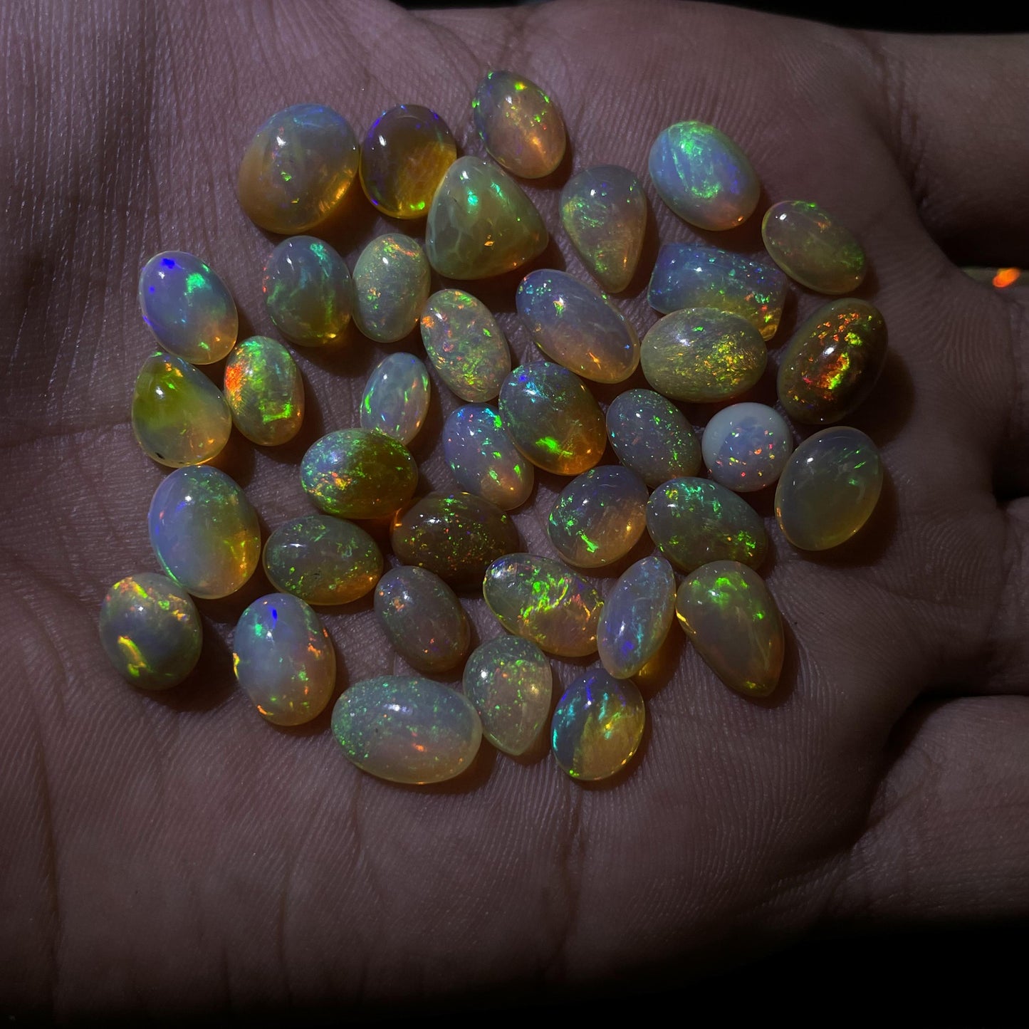 Exquisite Natural Ethiopian Opal Cabochon: Sparkling Beauty in 1.2 cts