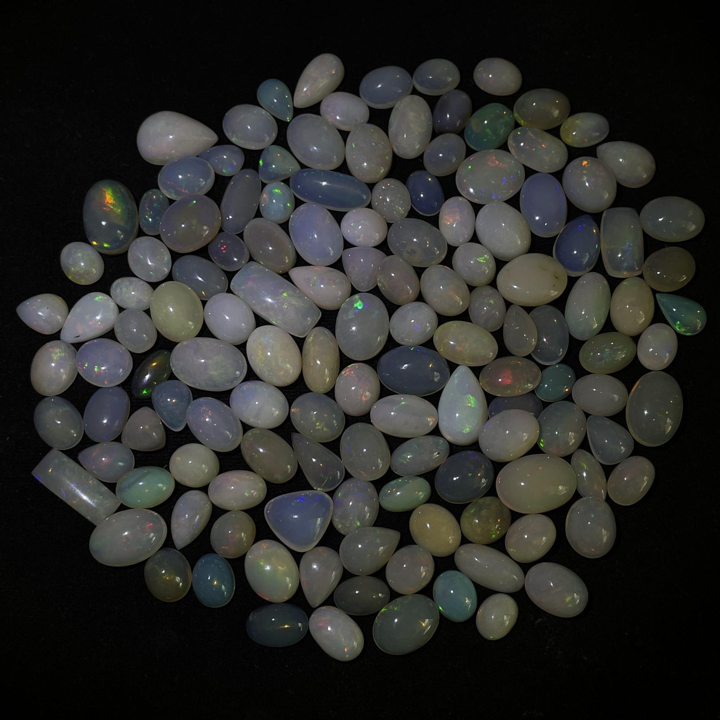 Natural Ethiopian Opal Gemstone: Average Size of 3.9 cts