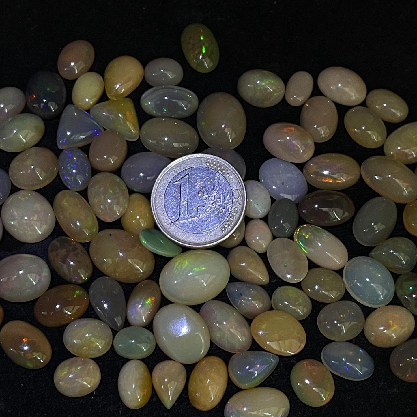 Captivating Beauty: Natural Ethiopian Opal Cabochon - 4.2 cts of Exquisite Elegance