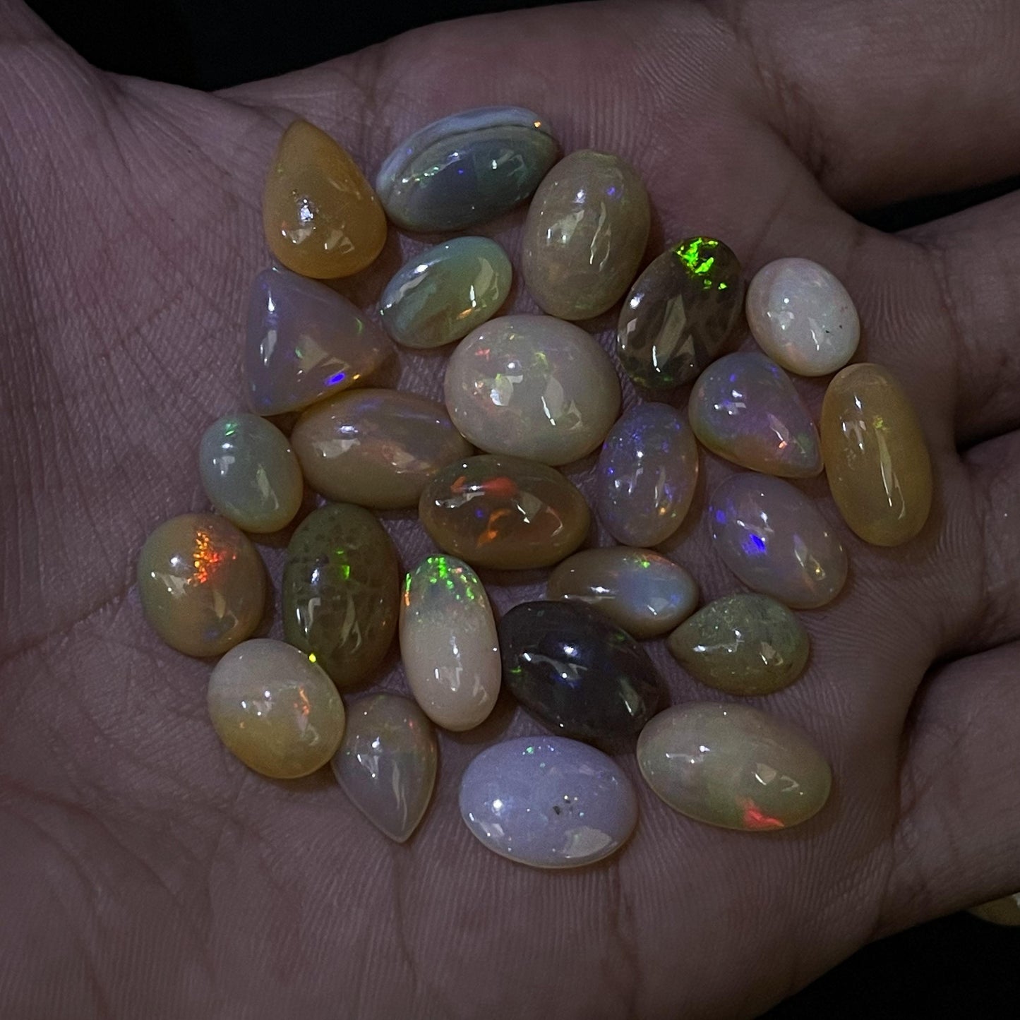 Captivating Beauty: Natural Ethiopian Opal Cabochon - 4.2 cts of Exquisite Elegance