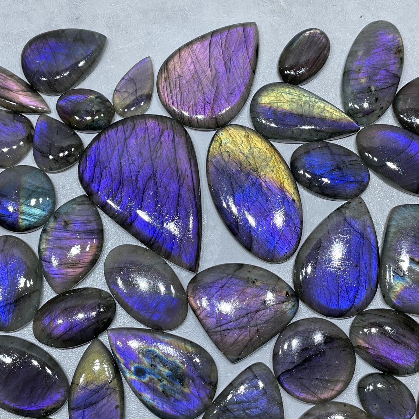 Natural Labradorite Purple Fire Cabochon (Natural)