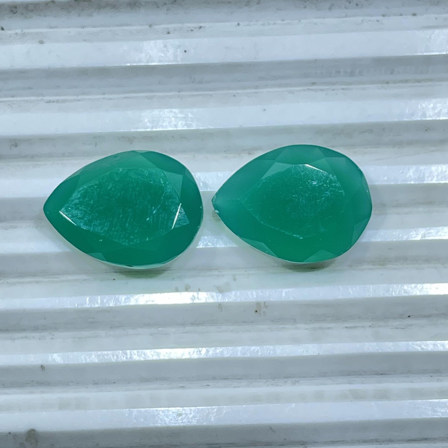 Natural Green Onyx 15x20 mm Pear Shape Faceted