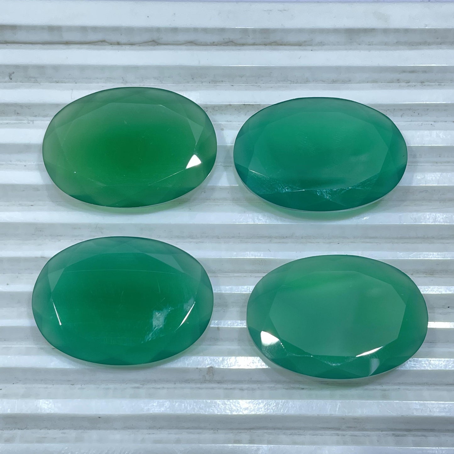 Natural Green Chalcedony 25x35 mm Oval Shape Faceted