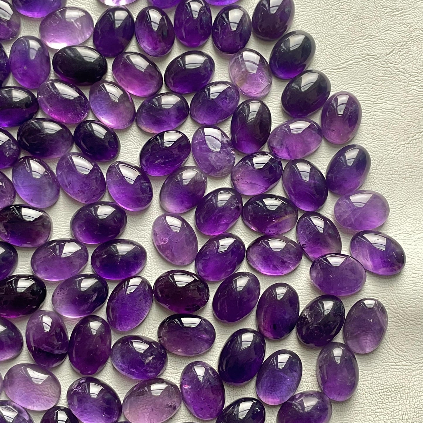 Natural Purple Amethyst 13x18 mm Oval Cabochon (Natural)