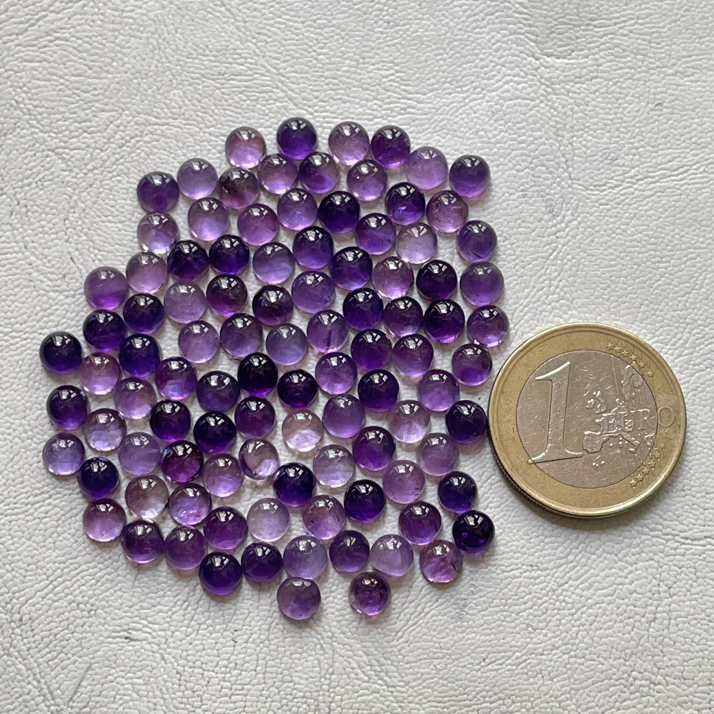 Beautiful Purple Amethyst 5 mm Round Cabochon (Natural)