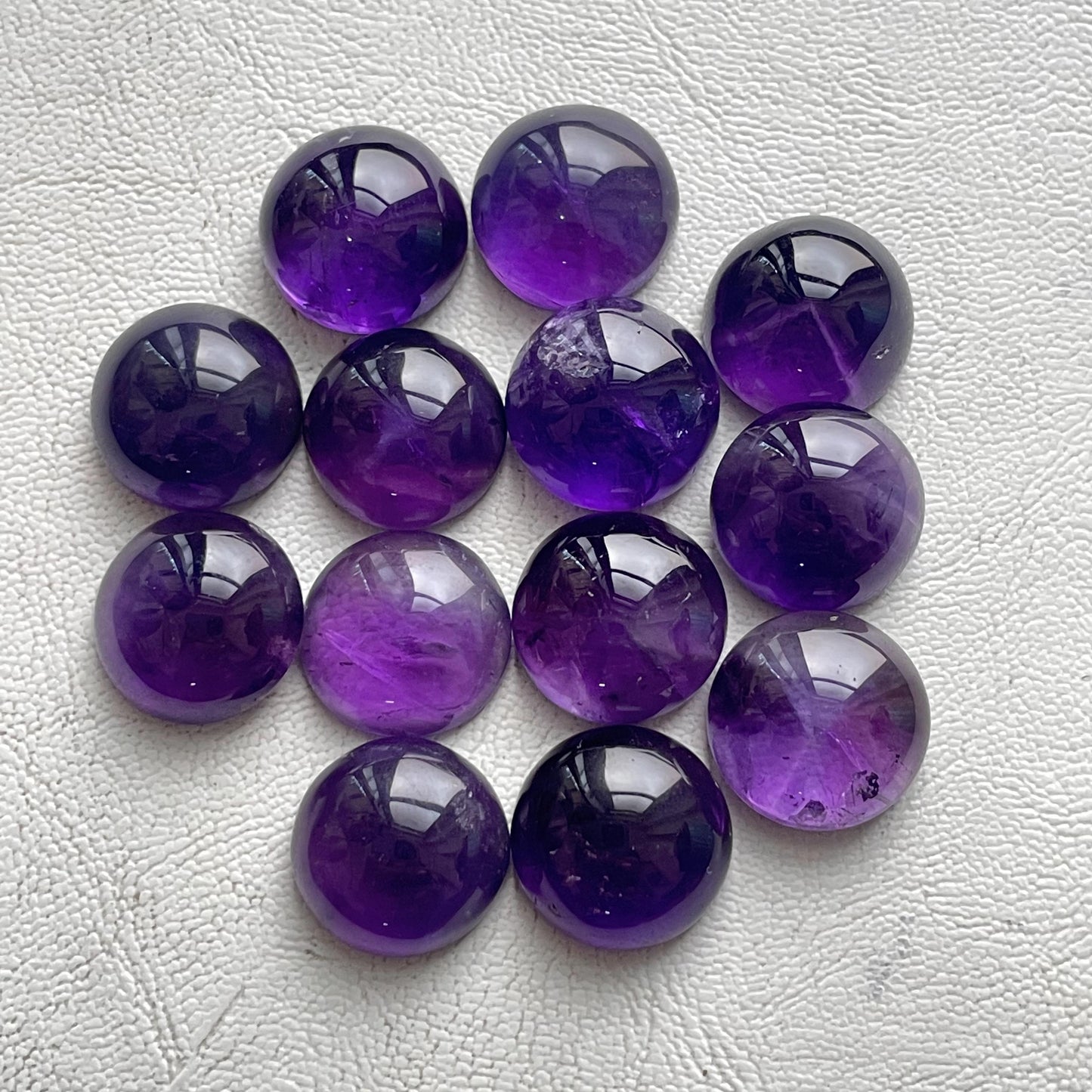 Best Quality of Purple Amethyst 15 mm Round Cabochon (Natural)