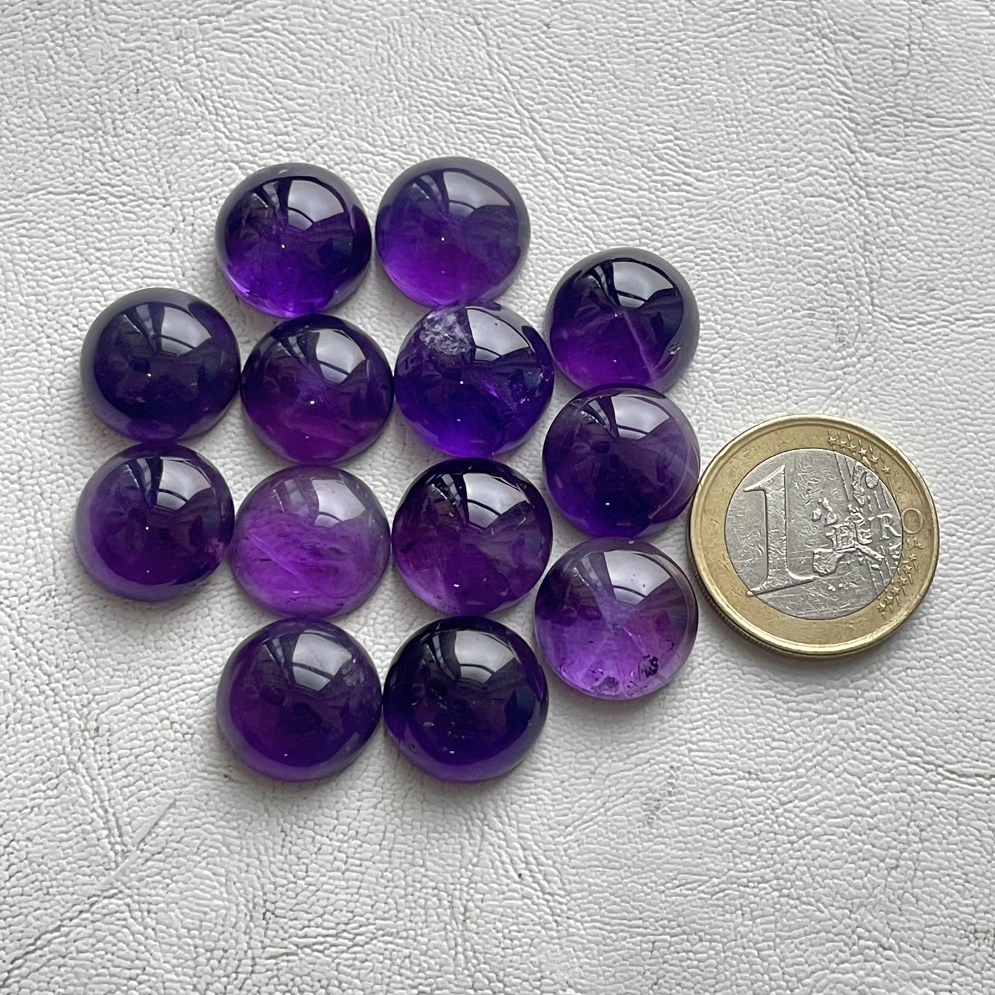 Best Quality of Purple Amethyst 15 mm Round Cabochon (Natural)