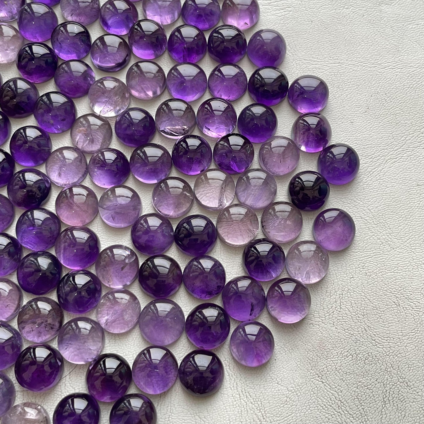 Natural Purple Amethyst 13 mm Round Cabochon (Natural)