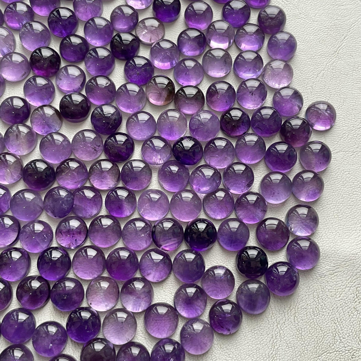 Beautiful Purple Amethyst 11 mm Round Cabochon (Natural)