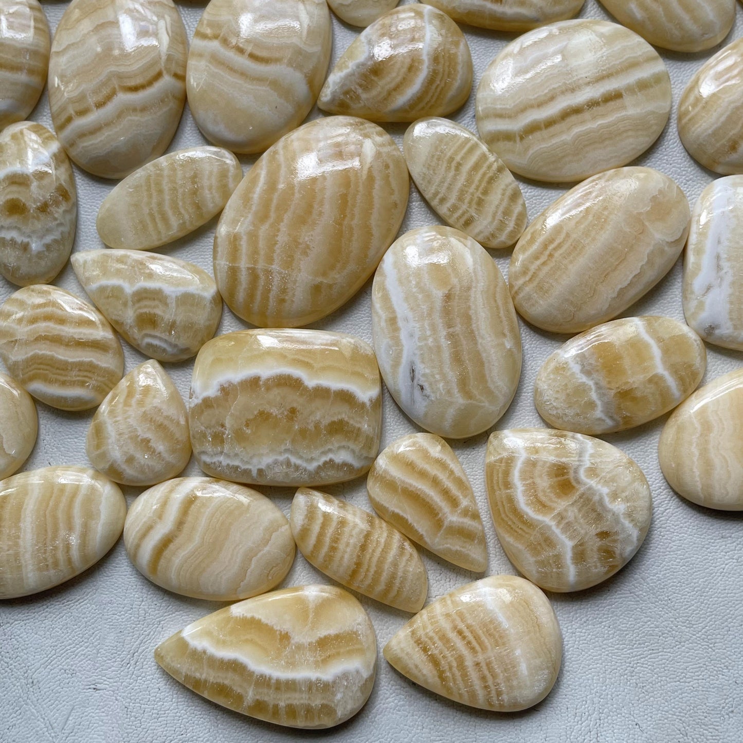 Natural Yellow Lace Agate Cabochon (Natural)