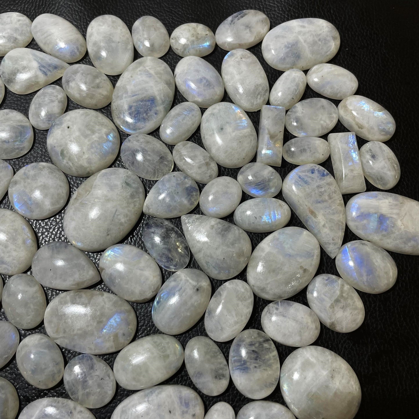 Natural Rainbow Moonstone Cabochon (Natural)