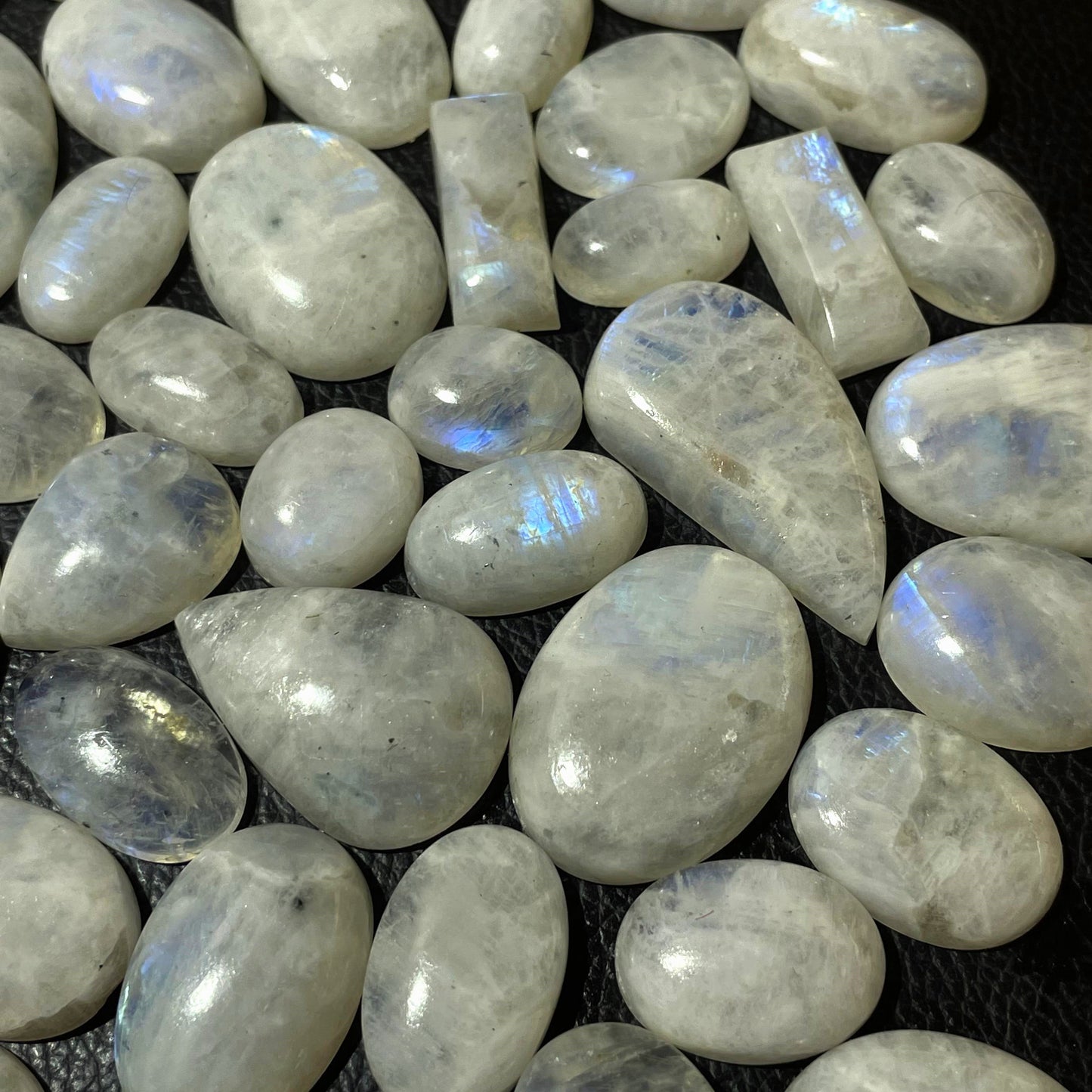 Natural Rainbow Moonstone Cabochon (Natural)