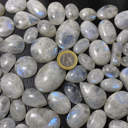 Natural Rainbow Moonstone Cabochon (Natural)