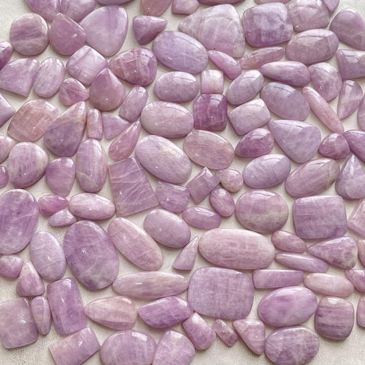 Top Quality of Natural Kunzite cabochon (Natural)