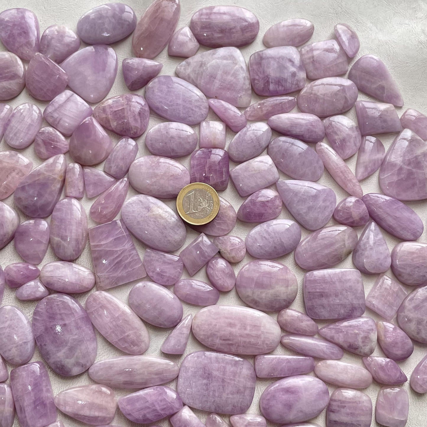 Top Quality of Natural Kunzite cabochon (Natural)