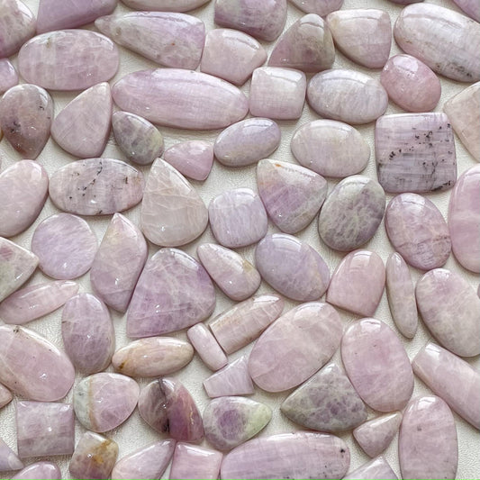 Natural Kunzite cabochon (Natural)