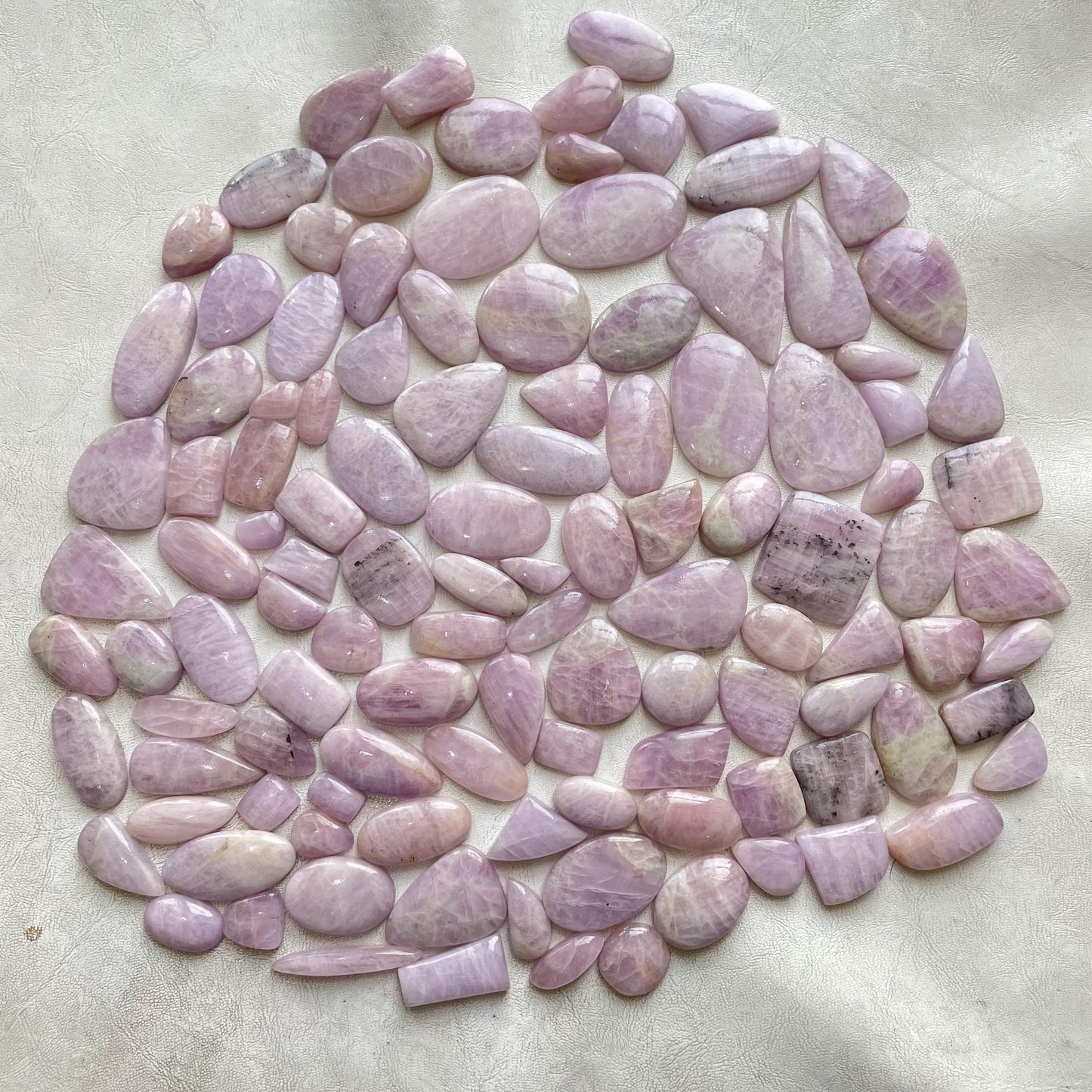 Best Quality of Natural Kunzite cabochon (Natural)