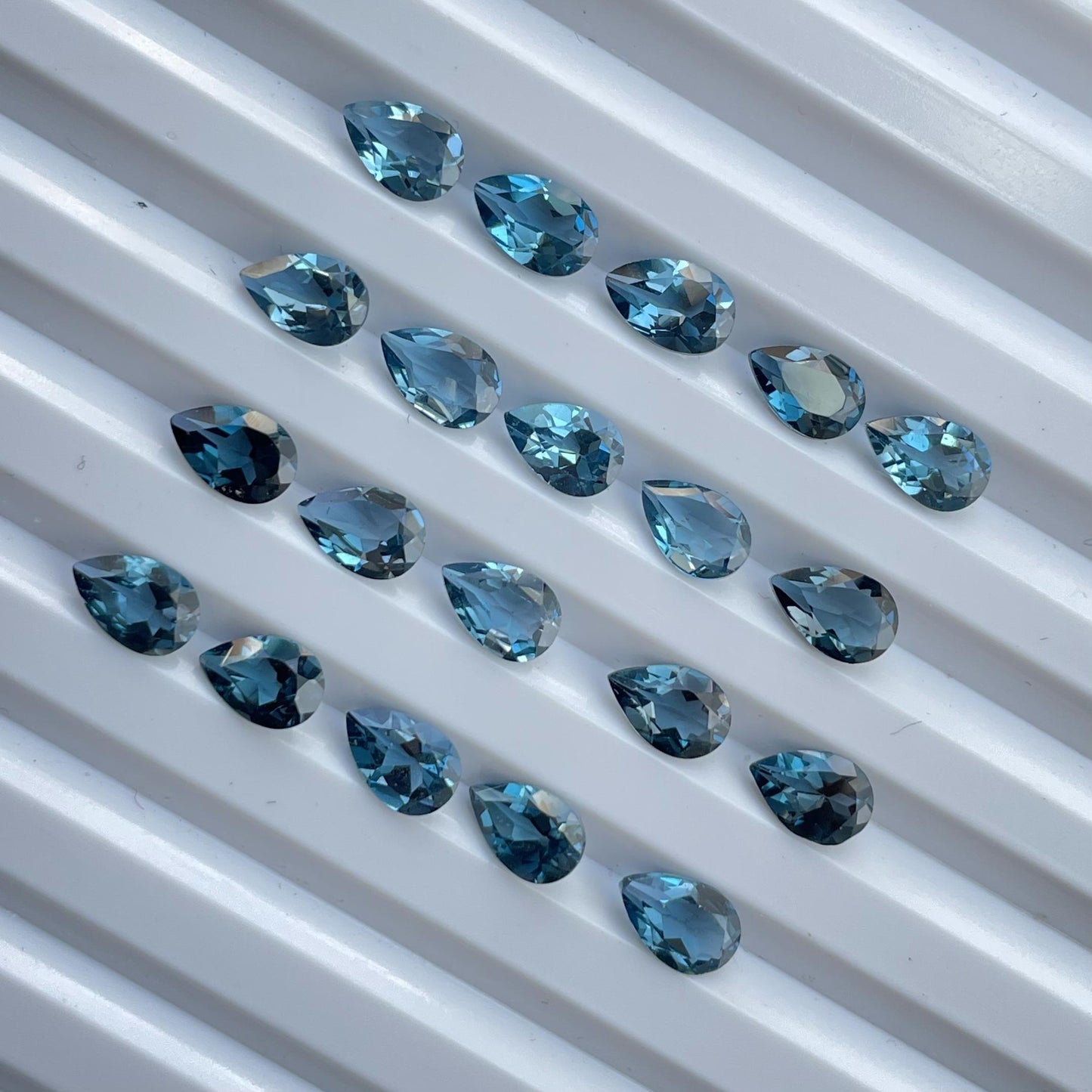 Natural London Blue Topaz Pear Faceted 6x4 mm Pear (Natural)