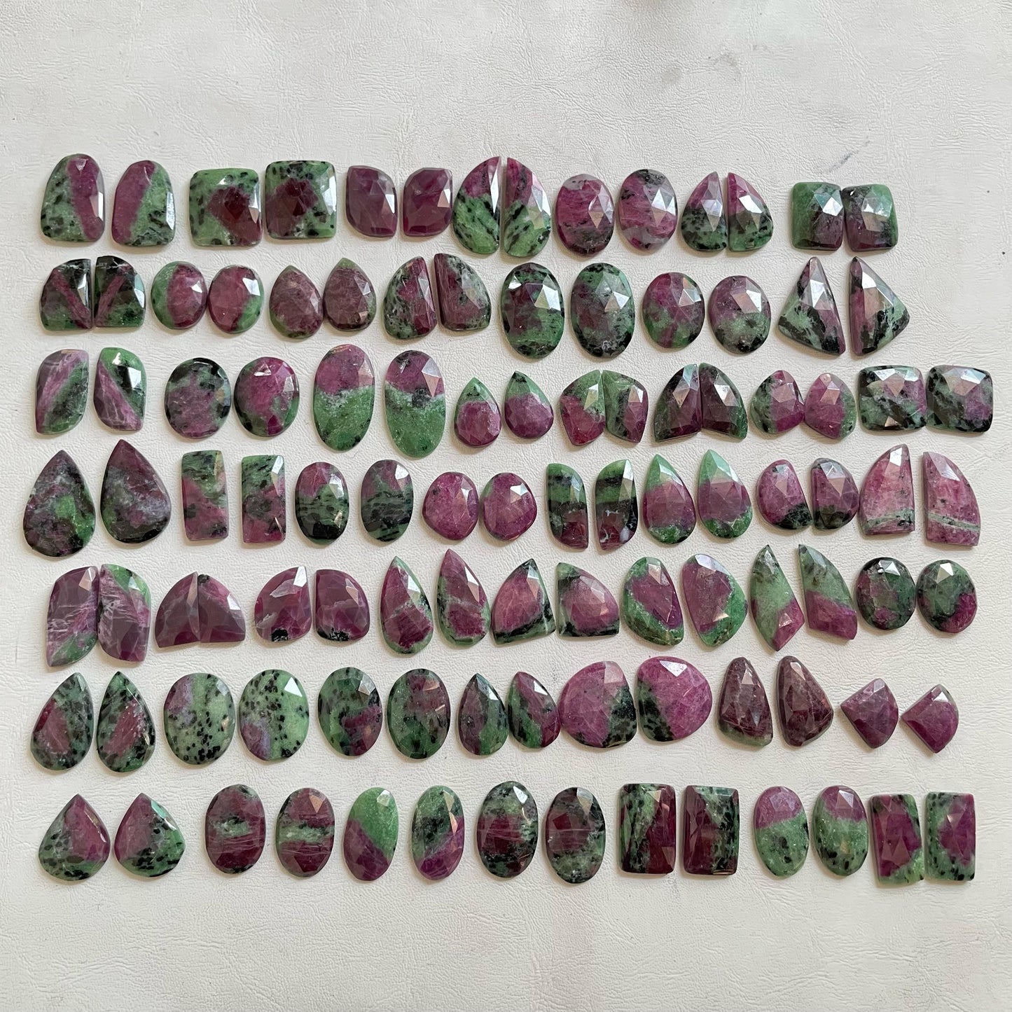 "Natural Exquisite Natural Ruby Zoisite Pairs Cabochon – Perfect for Elegant Jewelry"– Perfect for Elegant Jewelry" (Natural)