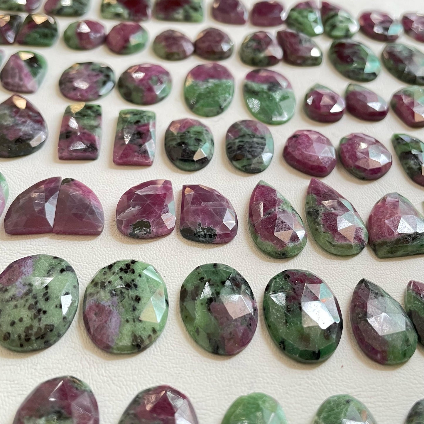 "Natural Exquisite Natural Ruby Zoisite Pairs Cabochon – Perfect for Elegant Jewelry"– Perfect for Elegant Jewelry" (Natural)