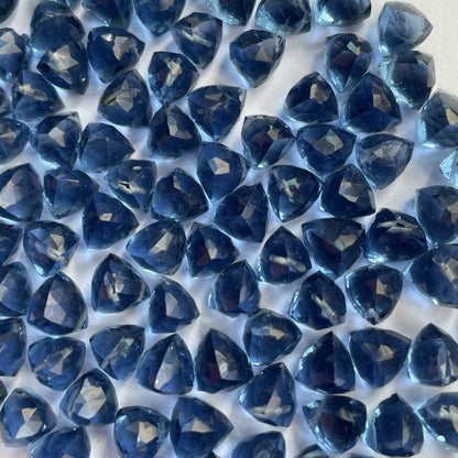 London blue topaz Faceted Nice Quality (7mm) Trillion Shape (Lab-Created)
