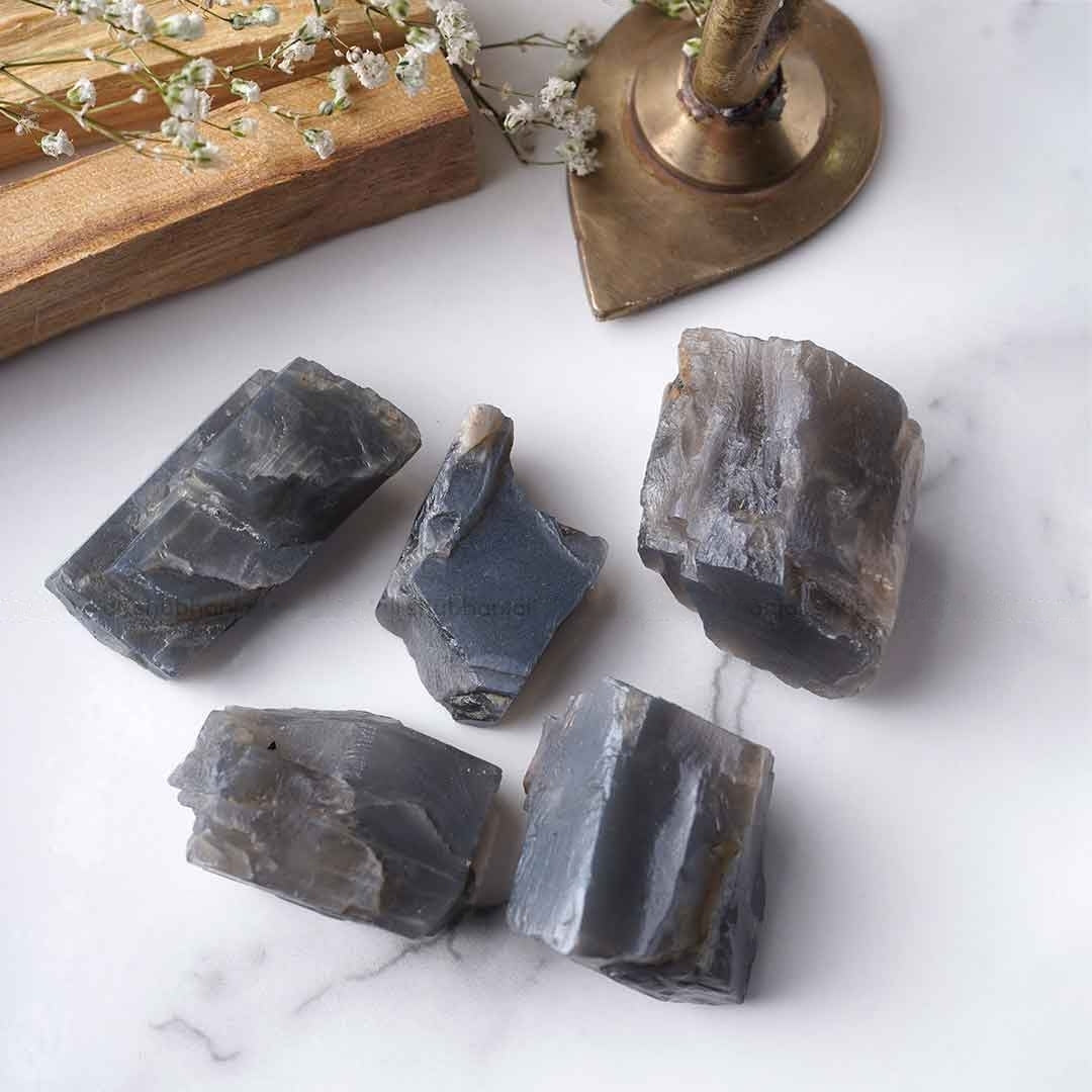 Enchanting Black Moonstone Raw: A Captivating Beauty (Natural)