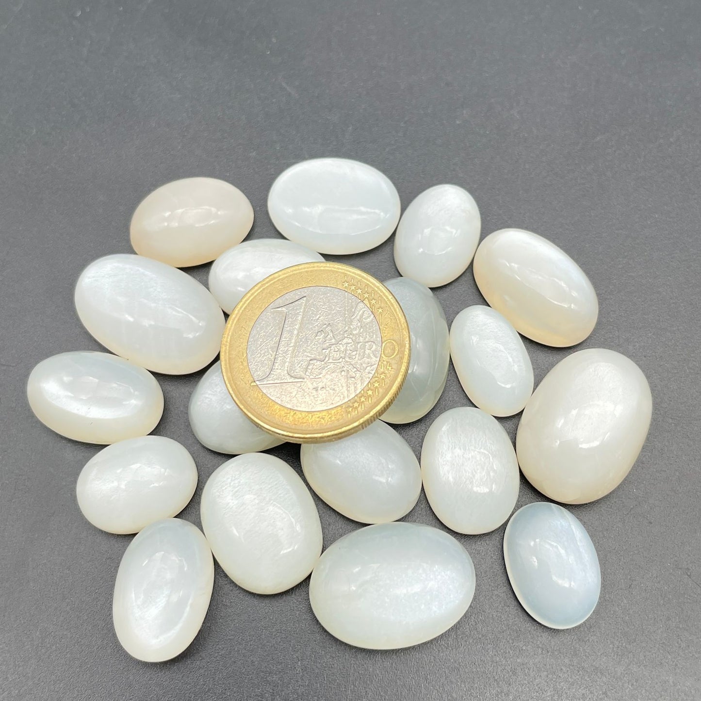 Natural Milky Moonstone (Natural)