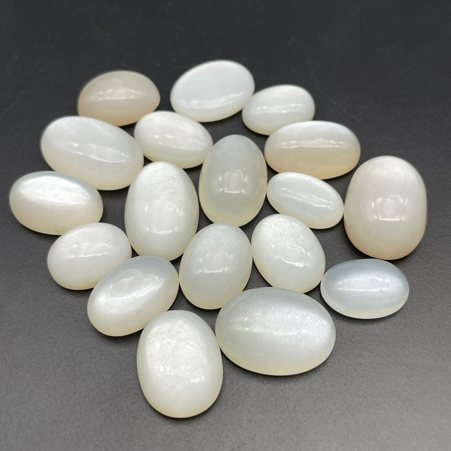 Natural Milky Moonstone (Natural)