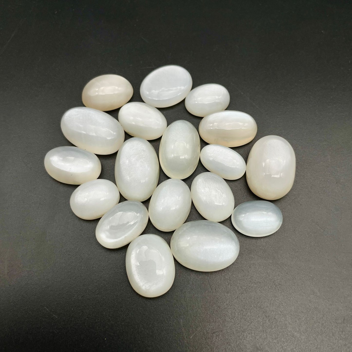 Natural Milky Moonstone (Natural)