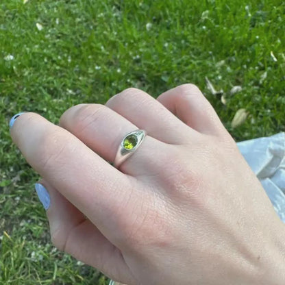 Sterling Silver Peridot Ring, 2.9 Gram