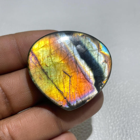 Herat Labradorite Cabochon: Multicolor Flash Gemstone for Jewelry Making (88.5 Cts)
