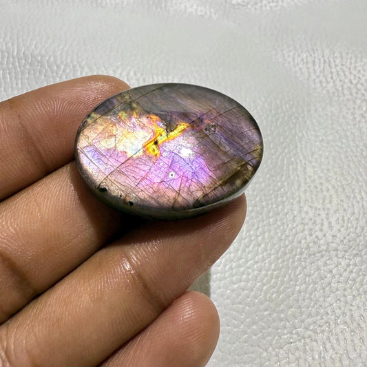 Natural Labradorite Cabochon: Oval Healing Crystal Gemstone (35x22x7 MM, 60.1 Cts