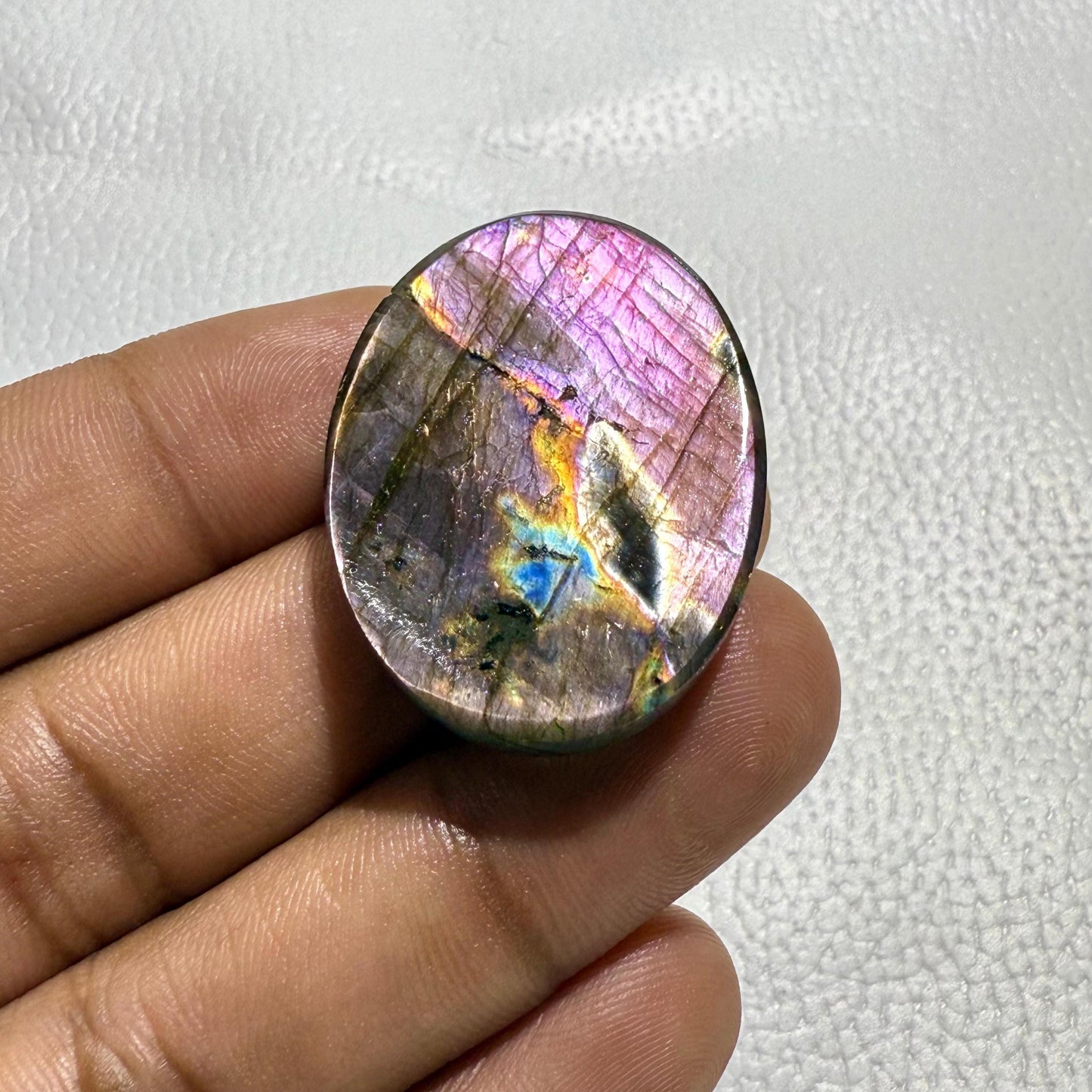 Natural Labradorite Cabochon: Oval Healing Crystal Gemstone (35x22x7 MM, 60.1 Cts