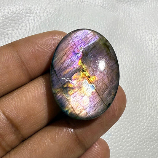 Natural Labradorite Cabochon: Oval Healing Crystal Gemstone (35x22x7 MM, 60.1 Cts