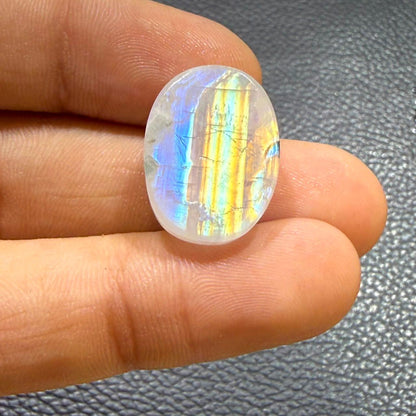 Natural Blue Rainbow Moonstone Oval Cabochon, 20x10x8mm, 20cts, Loose Gemstone for Jewelry Making