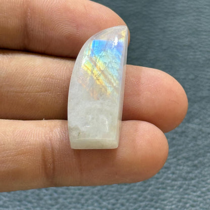 Natural Blue Rainbow Moonstone Cabochon, 31x11.5x7mm, 23cts, Loose Gemstone for Jewelry Making