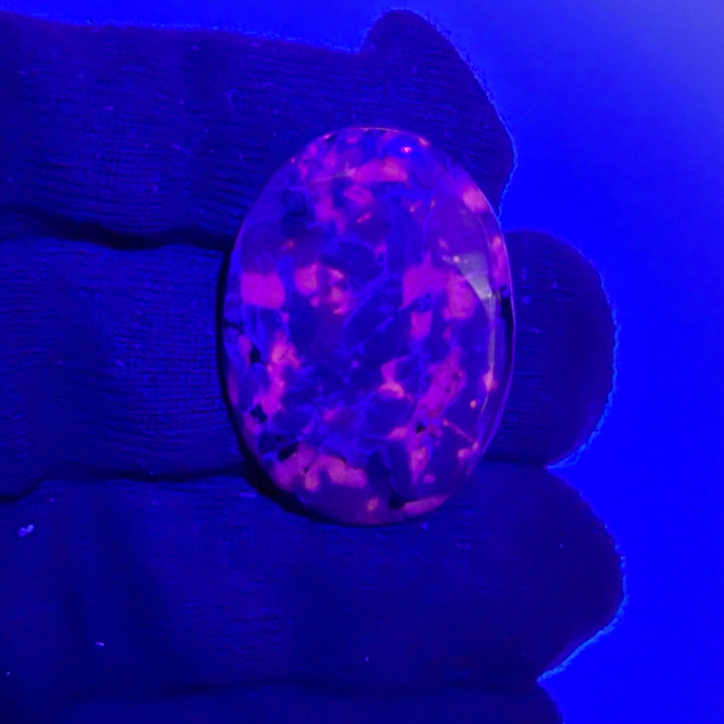 Natural UV Reactive Yooperlite Oval Cabochon, 34x24x5 mm, 36cts, Loose Gemstone for Jewelry Making