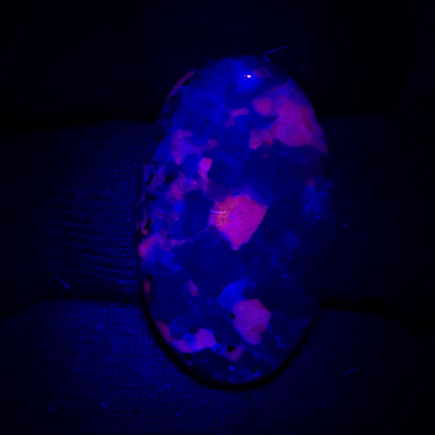 Natural UV Reactive Yooperlite Oval Cabochon, 24 Ct, Loose Gemstone for Jewelry Making