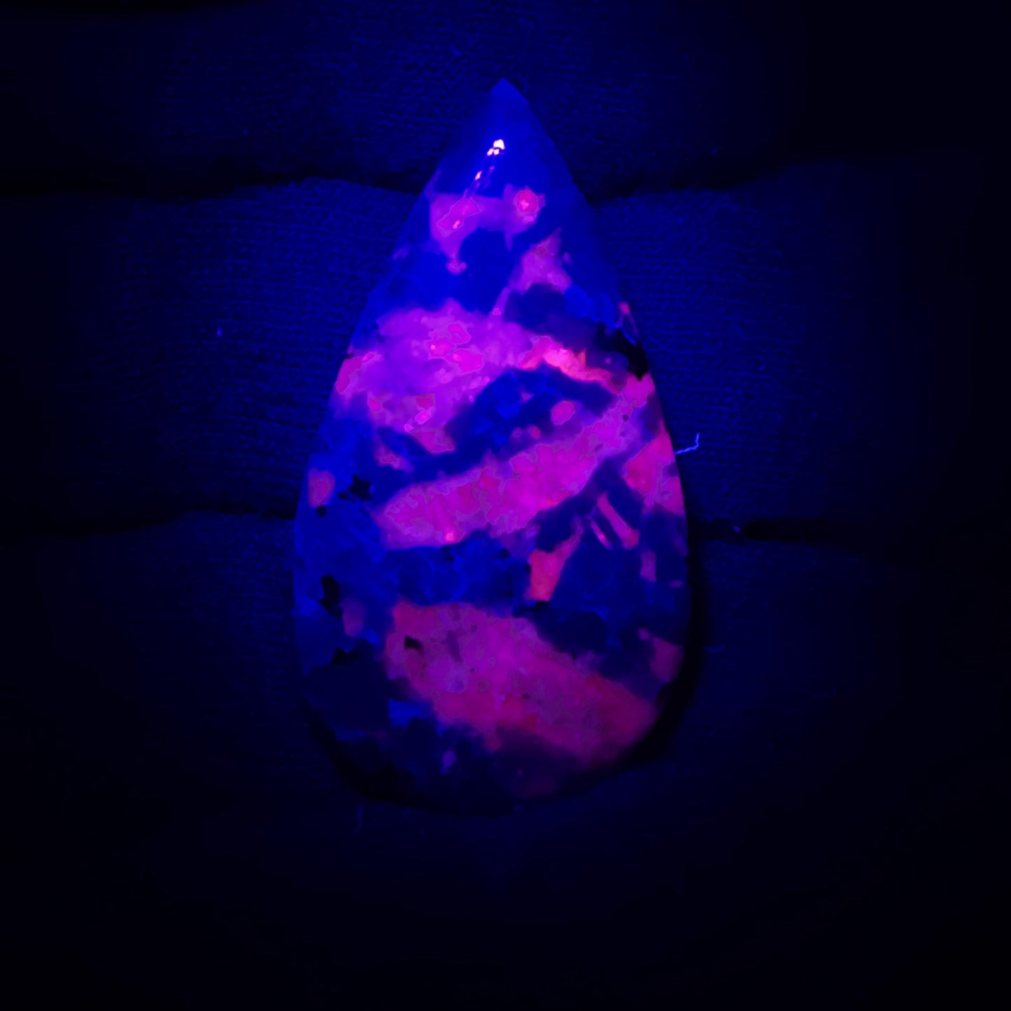 Natural UV Reactive Yooperlite Pear Cabochon, 34 Cts, 39x21mm, Loose Gemstone for Jewelry Making