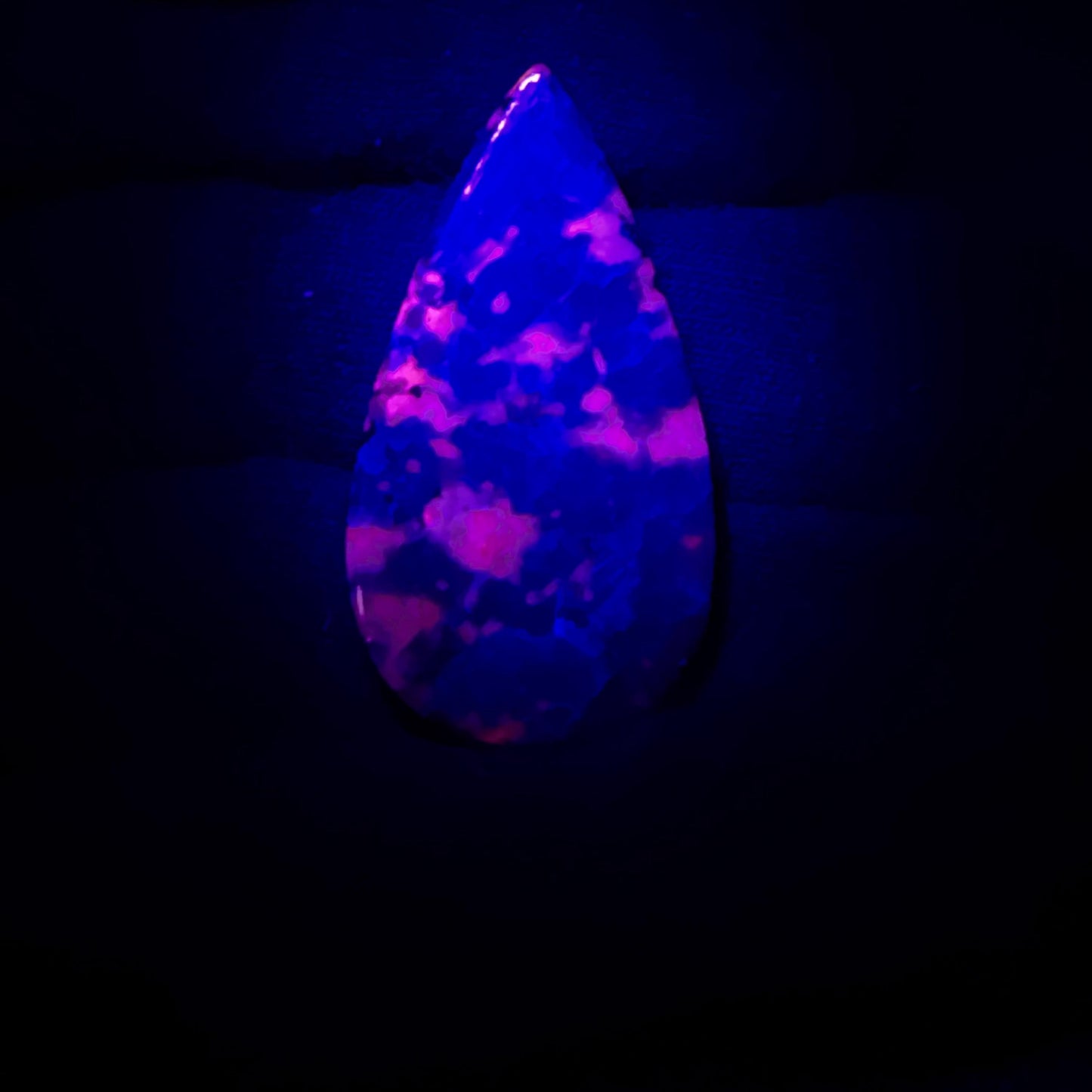 Natural UV Reactive Yooperlite Pear Cabochon, 34 Cts, 39x21mm, Loose Gemstone for Jewelry Making