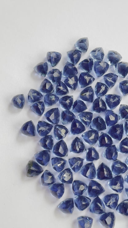 London blue topaz Faceted Nice Quality (7mm) Trillion Shape (Lab-Created)