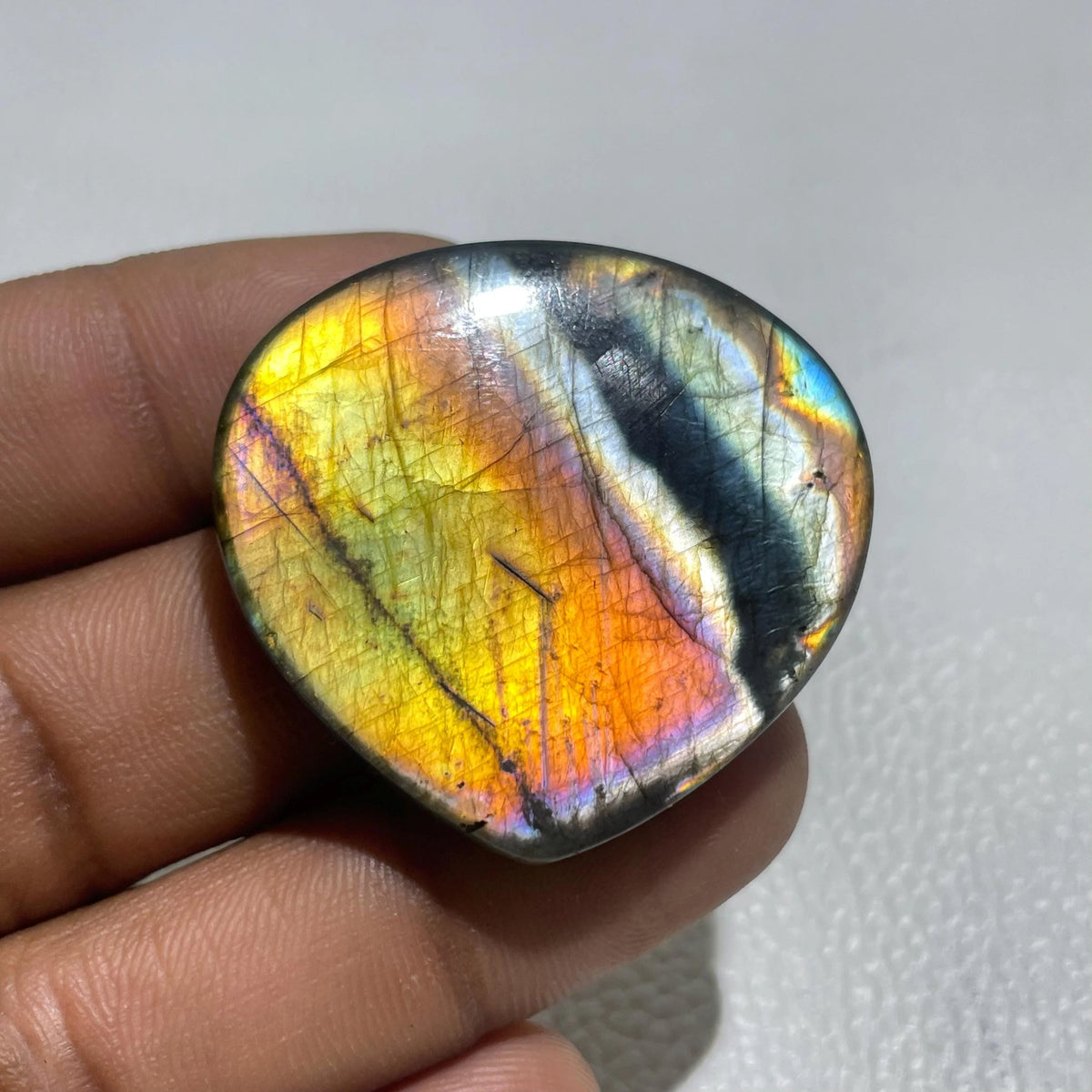Herat Labradorite Cabochon: Multicolor Flash Gemstone for Jewelry Making (88.5 Cts)
