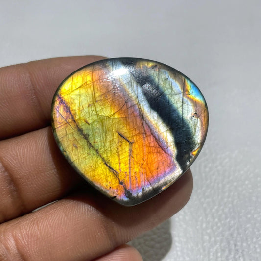 Herat Labradorite Cabochon: Multicolor Flash Gemstone for Jewelry Making (88.5 Cts)