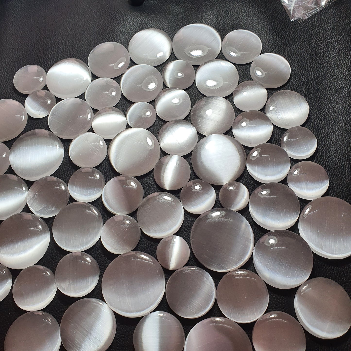 Natural Selenite Round Cabochon (Natural)