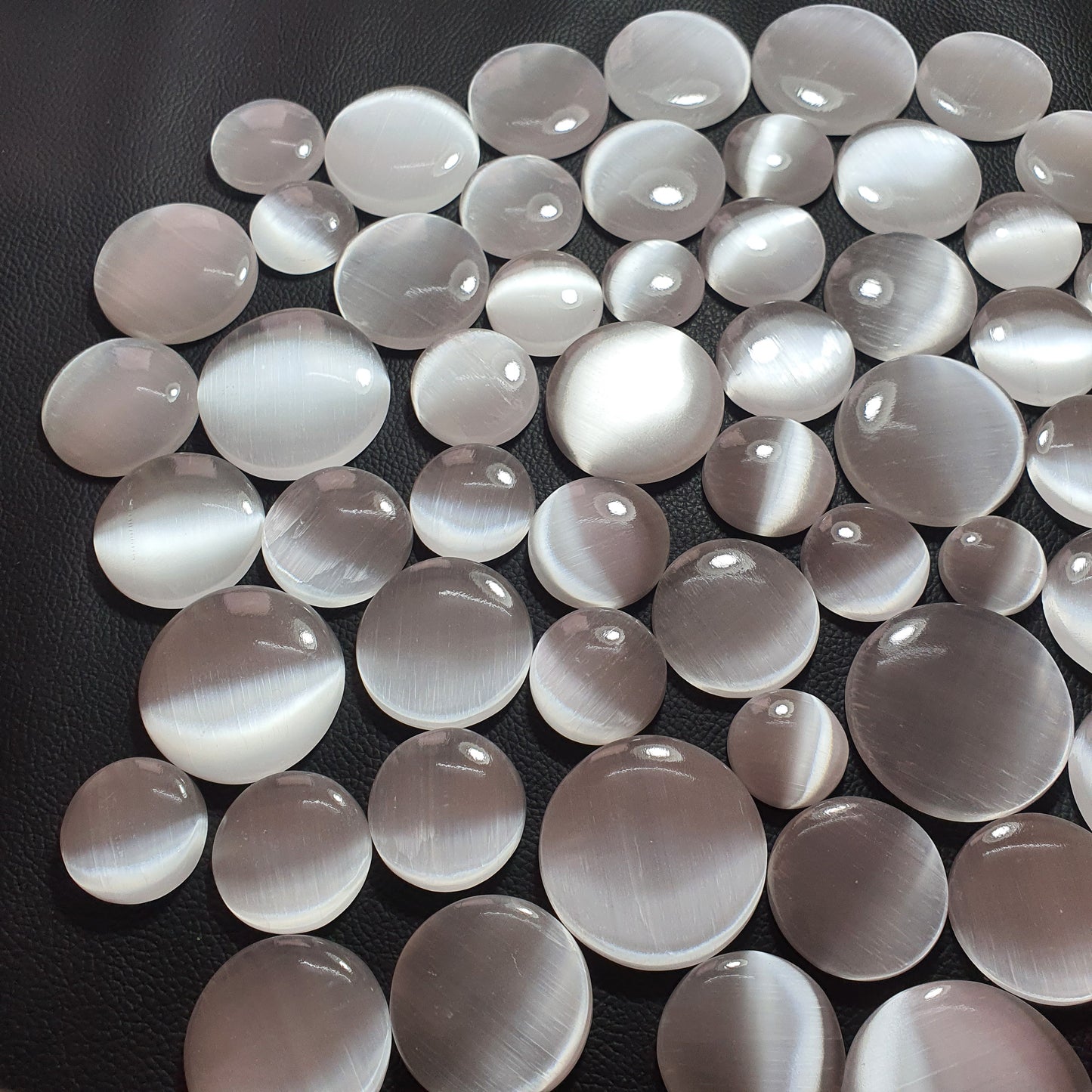 Natural Selenite Round Cabochon (Natural)