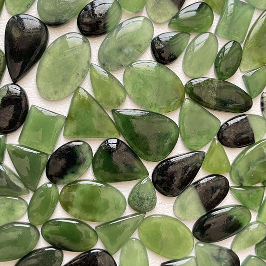 Natural Kammererite Green Cabochon (Natural)