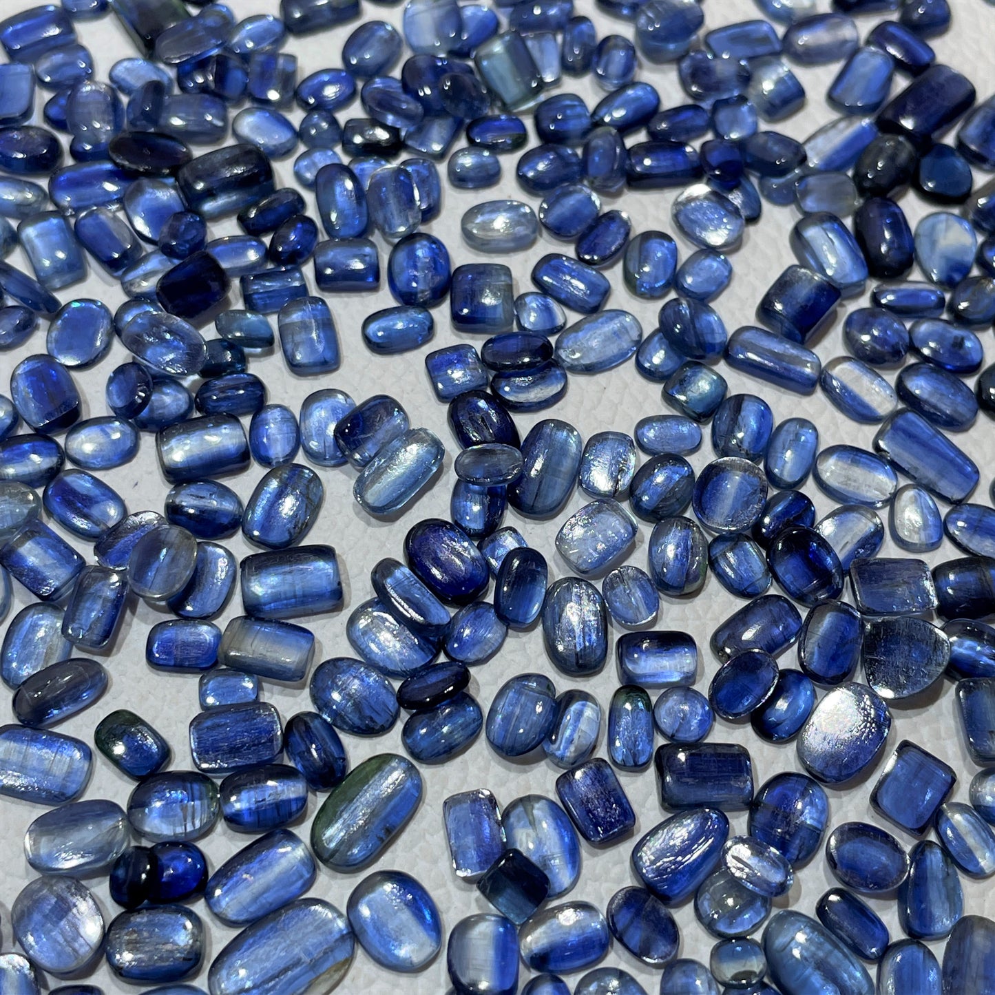 Natural Kyanite Cabochons (Natural)